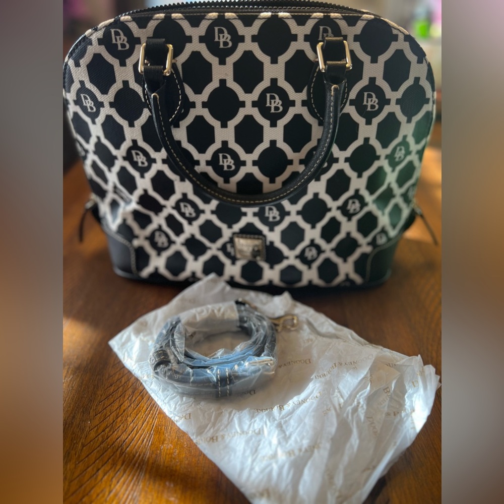 D&B like new with shoulder strap